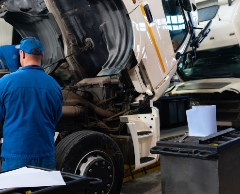 Carrosserie poids lourds Bordeaux : l'expertise du service de réparation de Truck Bull